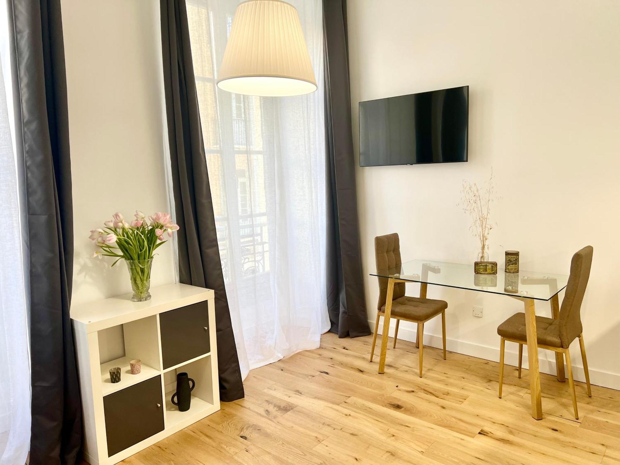 Confortable Central Studio To Discover Nice Ngoại thất bức ảnh